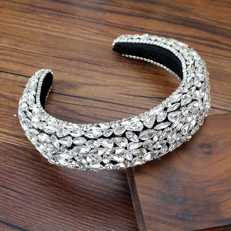 Tiara Luxuosa Feminina com Cristais – Strass Brilhante com Almofadado para Noivas e Festas