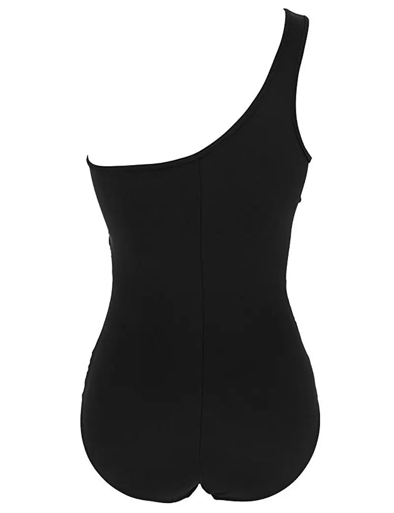 Sinta-se confiante e elegante neste maiô feminino plus size. Com design push up e monokini, ele valoriza a silhueta e oferece conforto, suporte e estilo moderno