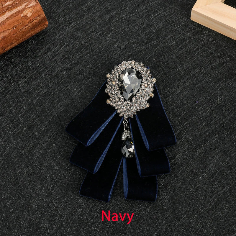 Gravata Borboleta Masculina de Veludo com Strass – Estilo Coreano Elegante para Noivos e Festa
