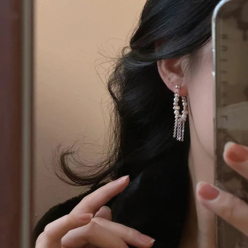 Brincos Pendente com Pérolas Irregulares e Tassel