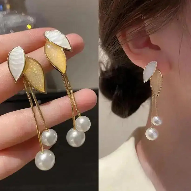 Elegantes brincos femininos com agulha em prata 925, pérolas delicadas e tassel moderno, com detalhes em zircônia. Tendência de moda coreana, perfeitos para complementar looks sofisticados e ocasiões especiais com luxo e brilho.