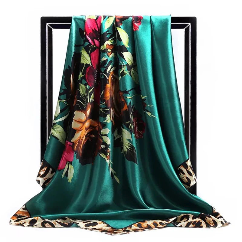 Lenço Quadrado Feminino 90x90cm – Cetim Toque de Seda, Estampado Fashion, Echarpe/Scarf/ Bandana de Luxo