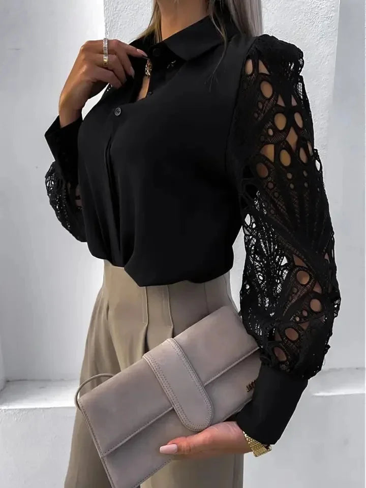 Blusa Feminina Sexy em Renda com Detalhes Vazados – Botões Frontais, Manga Longa, Estilo Vintage  Design elegante com renda branca e detalhes vazados que adicionam um toque sexy e sofisticado