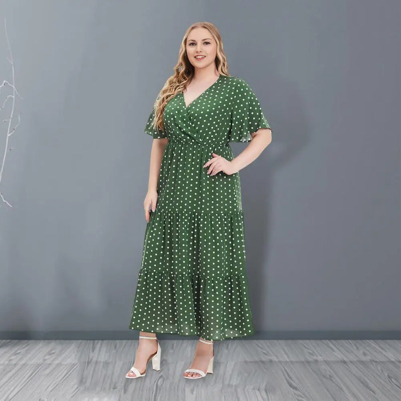 Vestido feminino estilo boho, com decote em V, mangas curtas vazadas e babados delicados. Perfeito para festas, praia ou looks casuais de verão, unindo conforto, elegância e charme descontraído. Disponível em tamanho plus size até 5XL.