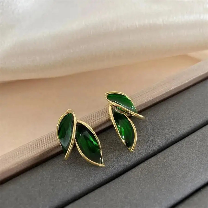 Brincos Coreanos de Estrela com Zircônia – Fashion 2025
