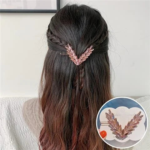 Elegantes grampos em formato V com cristais brilhantes, perfeitos para mulheres e meninas. Acessório de cabelo sofisticado que combina estilo e praticidade, ideal para uso diário ou como presente fashion.