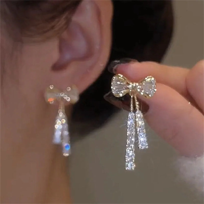 Brincos Femininos Fashion com Laço e Cristais de Zircônia – Acessório Trendy para Festas