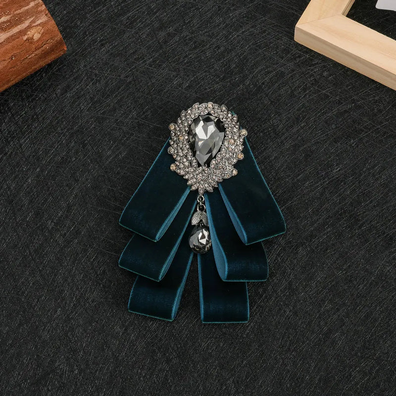 Gravata Borboleta Masculina de Veludo com Strass – Estilo Coreano Elegante para Noivos e Festa