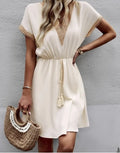 Vestido Feminino – Fashion e Elegante, Primavera e Verão 2025, Manga Curta, Renda, Decote em V, Cintura Marcada, Comprimento Médio.