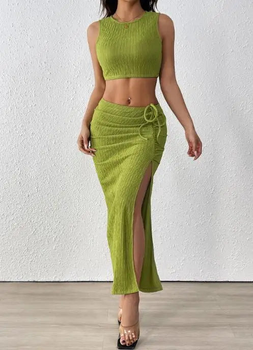 Conjunto Feminino 2 Peças de Verão – Top Sem Manga Dopamina + Saia Justa Plissada