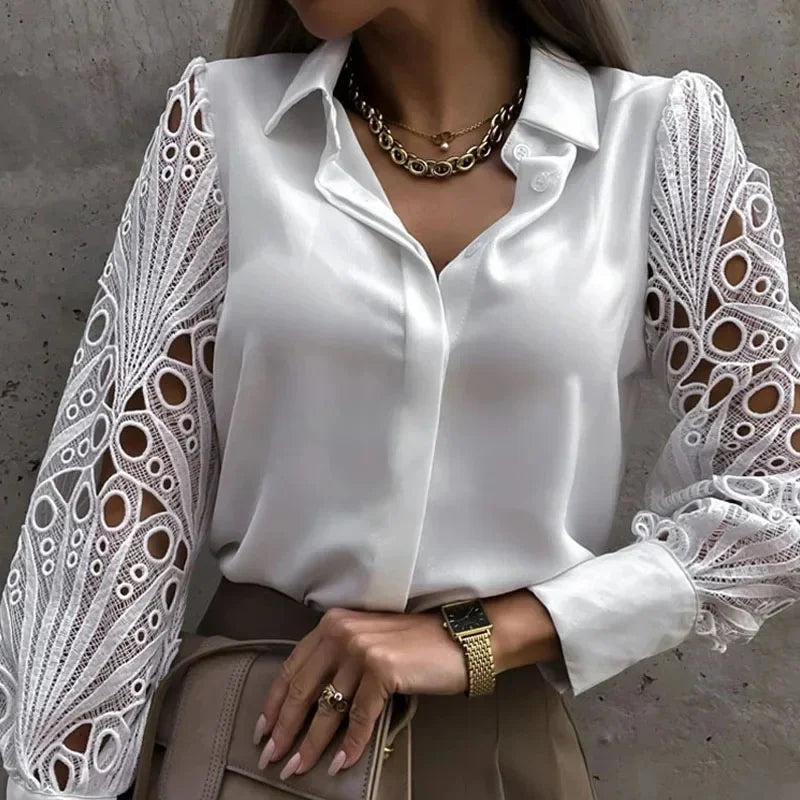 Blusa Feminina Sexy em Renda com Detalhes Vazados – Botões Frontais, Manga Longa, Estilo Vintage  Design elegante com renda branca e detalhes vazados que adicionam um toque sexy e sofisticado