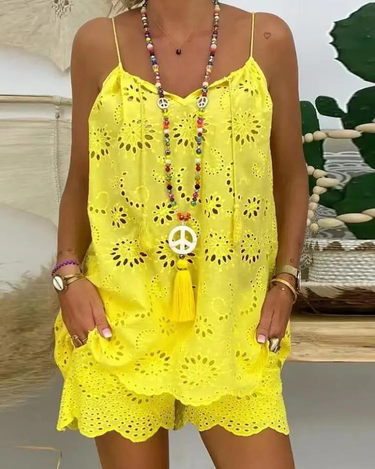 Conjunto Feminino Casual 2 Peças – Regata Bordada e Shorts com Babados