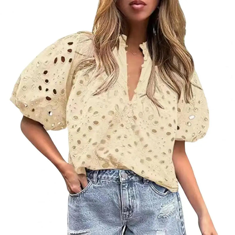 lusa Feminina de Verão com Renda e Bordado Floral – Elegante com Detalhes Vazados
