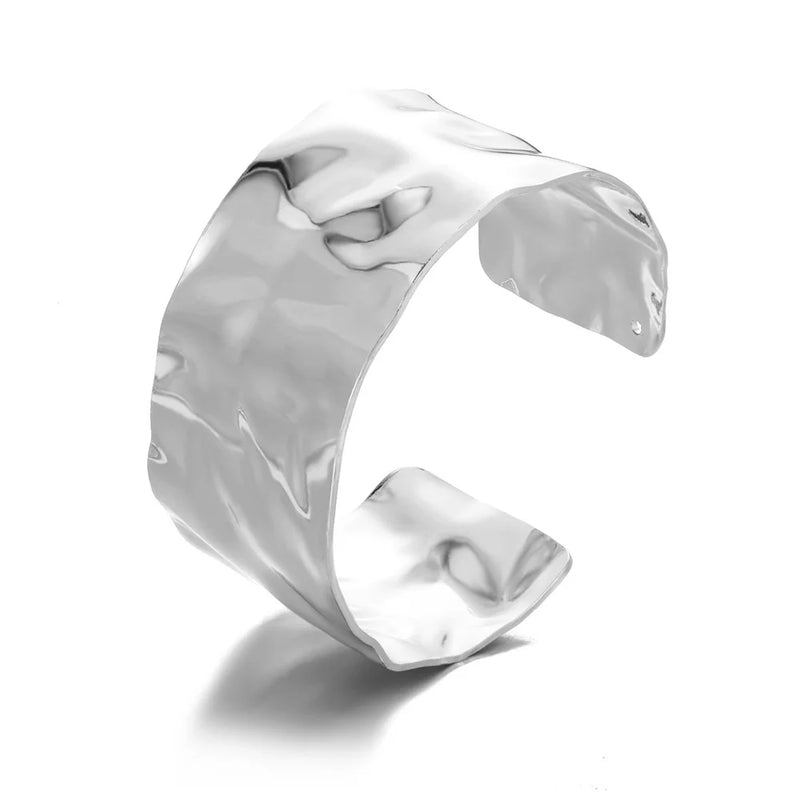 Bracelete Feminino Clássico com Padrão Relevo – Pulseira Cuff em Aço Inoxidável Dourado, Presente Elegante