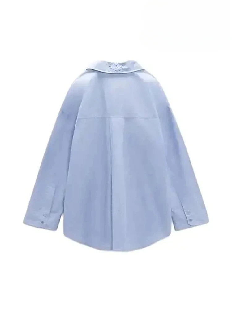 Blusa Feminina de Verão com Bordado Vazado e Gola Lapela – Manga Longa, Botões Frontais