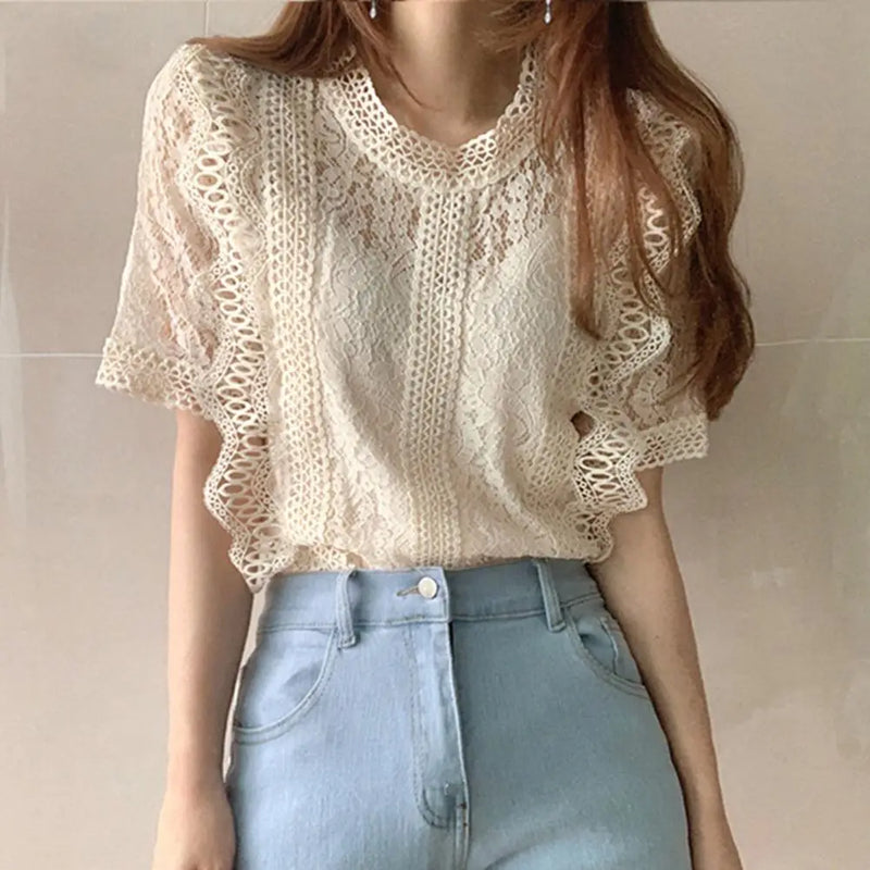 Modelo slim chic com ajuste solto (loose fit), perfeito para conforto e estilo  Manga curta, ideal para os dias quentes de verão
