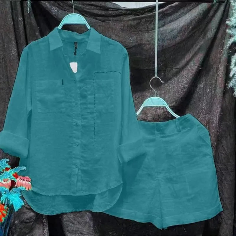 Conjunto feminino confortável e elegante para casa ou passeios, composto por camisa de manga longa e shorts. Feito em algodão e linho leve, ideal para o verão 2024. Perfeito para estilo casual, lazer e conforto diário.