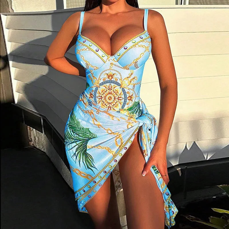 Curta o verão com estilo neste maiô feminino push-up com decote em V e saída de praia combinando. Seu design vintage valoriza a silhueta, garantindo conforto e elegância na praia ou piscina.