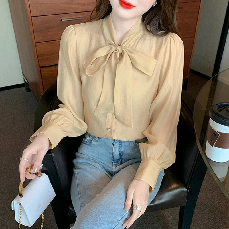 Blusa Feminina Elegante em Chiffon – Manga Longa, Estilo Retrô Coreano  Design elegante em chiffon leve, com caimento fluido  Manga longa, ideal para conforto e estilo casual-chic