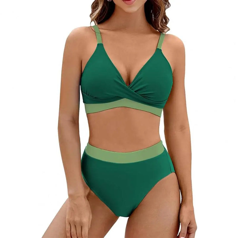 Conjunto de biquíni feminino 2 peças com top acolchoado e sem aro, ideal para conforto e suporte leve. Calcinha de cintura alta com efeito modelador de abdômen para um visual elegante e seguro.