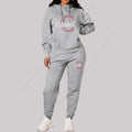 Eleve seu estilo casual com este conjunto feminino 2 peças 2026, composto por hoodie de capuz confortável e calça de moletom de alta qualidade.