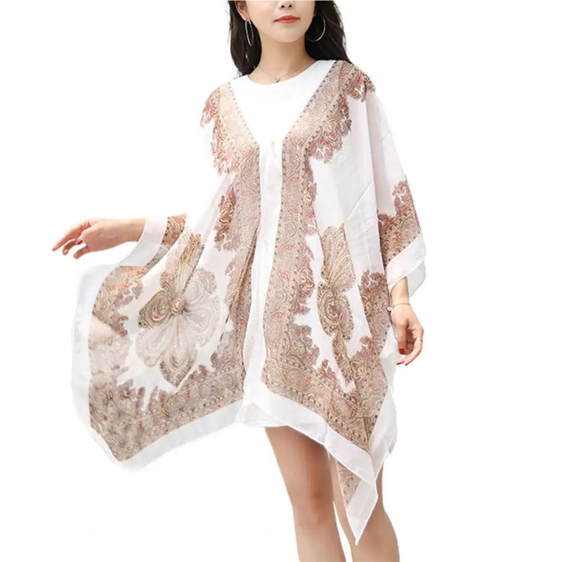 Lenço/chal feminino elegante, estampado com design de caju e detalhes em contas, perfeito como saída de praia ou cobertura leve para viagens