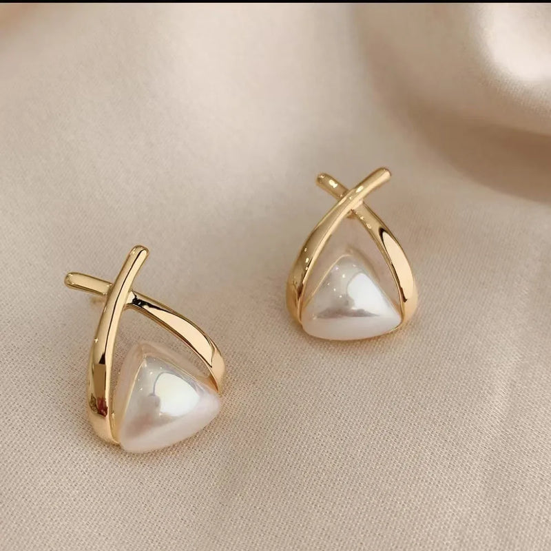 Brincos Stud Imitation Pearl – Coração e Redondo, Elegante