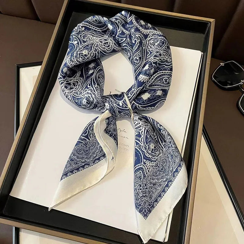 Lenço Feminino Quadrado 70cm – Seda Sintética Luxo com Estampa de Gaivota