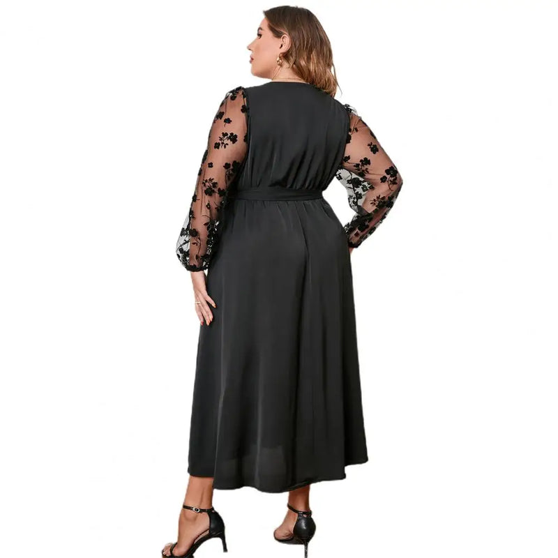 Vestido Plus Size Feminino Manga Longa com Amarração – Elegante, Bordado em Renda e Tule, Cinto, Cintura Alta, Midi.