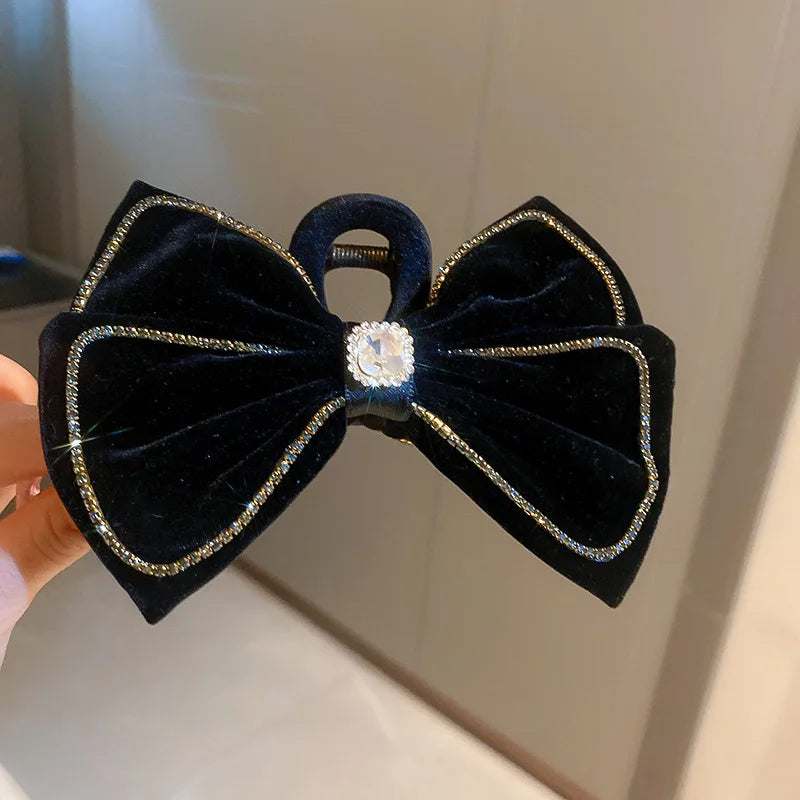 Presilha de Cabelo Feminina em Veludo com Laço, Pérolas e Strass – Estilo Coreano Fashion