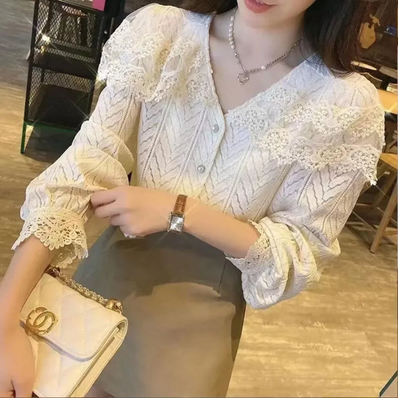 Blusa Feminina de Chiffon Estilo Francês Retrô – Floral, Renda e Manga Longa 2024  Estilo francês retrô, elegante e sofisticado  Tecido leve em chiffon com toque suave