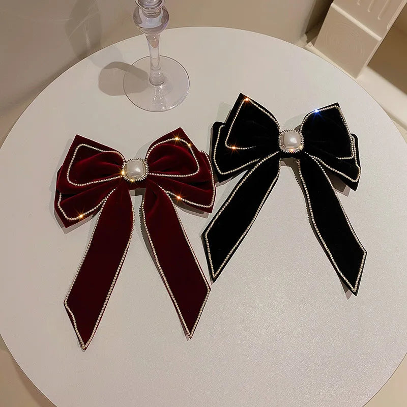Presilha de Cabelo Feminina em Veludo com Laço, Pérolas e Strass – Estilo Coreano Fashion