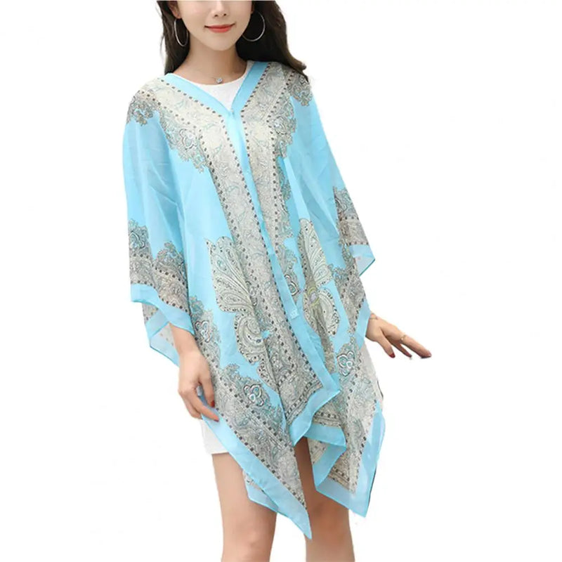 Lenço/chal feminino elegante, estampado com design de caju e detalhes em contas, perfeito como saída de praia ou cobertura leve para viagens
