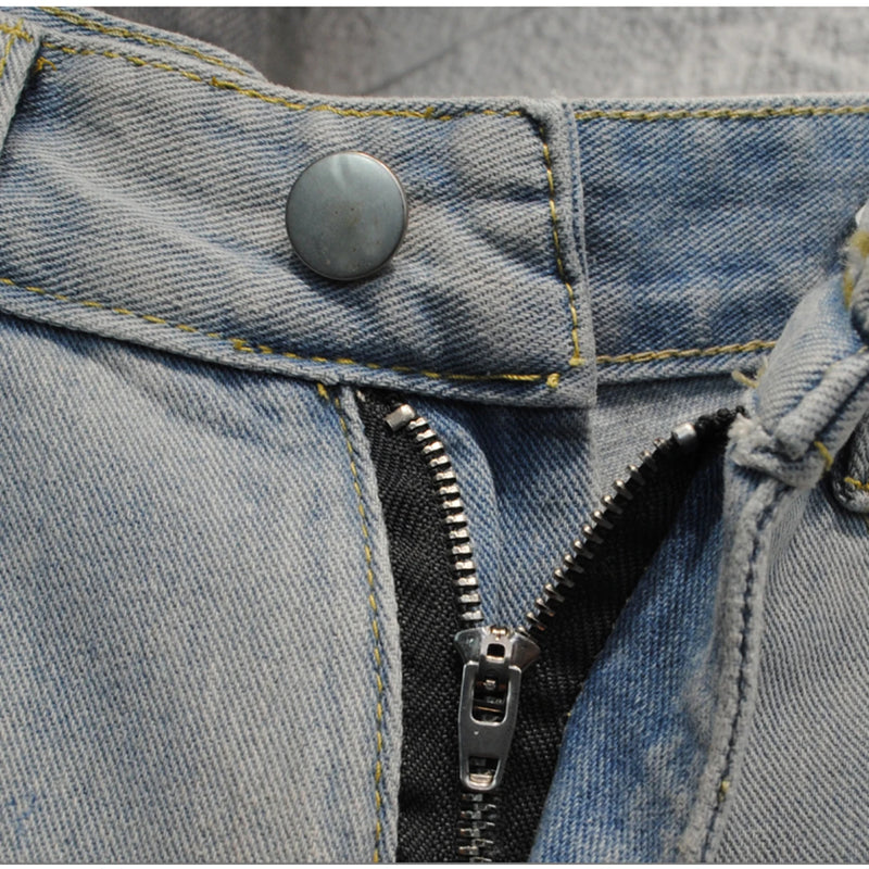 Confeccionado em jeans de alta qualidade, confortável e resistente  Design moderno e elegante, ideal para street style, passeios e eventos casuais  Modelagem que valoriza a silhueta feminina, combinando estilo e conforto