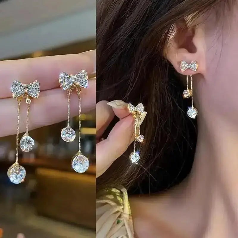 Elegantes brincos femininos com agulha em prata 925, pérolas delicadas e tassel moderno, com detalhes em zircônia. Tendência de moda coreana, perfeitos para complementar looks sofisticados e ocasiões especiais com luxo e brilho.