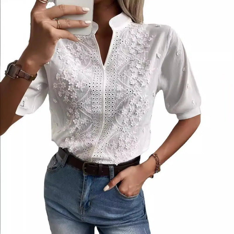Blusa Feminina de Renda Bordada com Gola Alta – Verão 2026, Poliéster, Elegante e Fashion