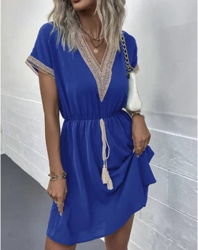 Vestido Feminino – Fashion e Elegante, Primavera e Verão 2025, Manga Curta, Renda, Decote em V, Cintura Marcada, Comprimento Médio.