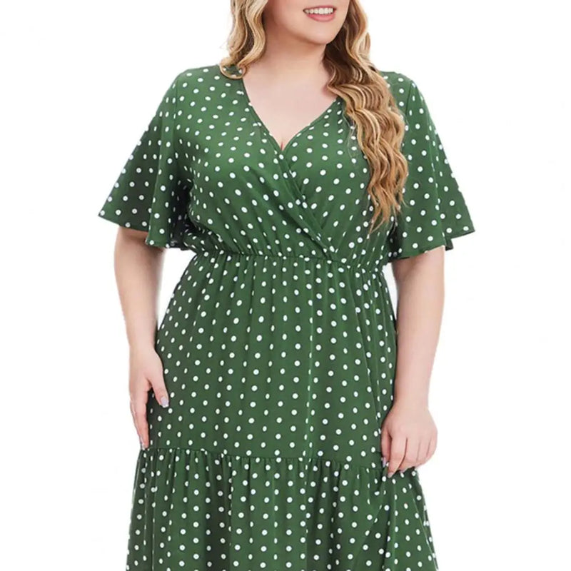 Vestido feminino estilo boho, com decote em V, mangas curtas vazadas e babados delicados. Perfeito para festas, praia ou looks casuais de verão, unindo conforto, elegância e charme descontraído. Disponível em tamanho plus size até 5XL.