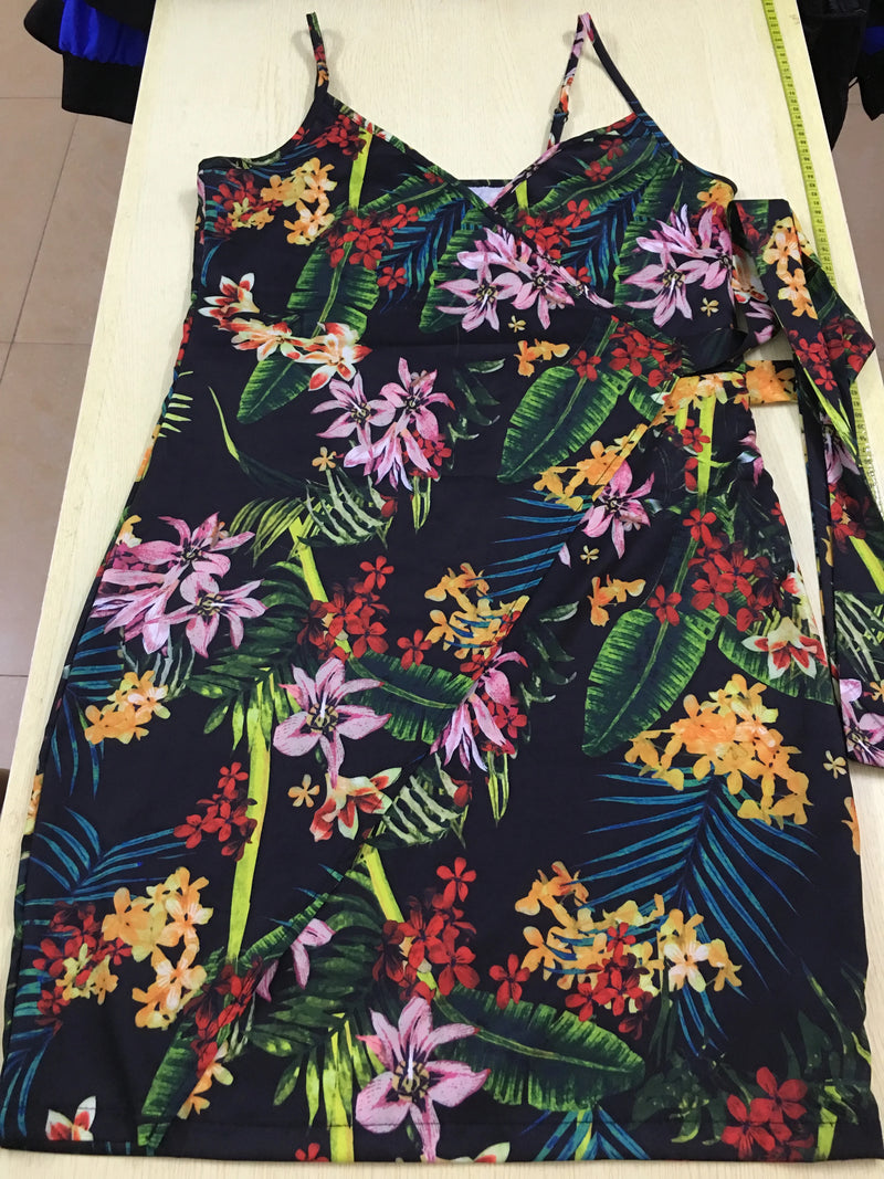 Vestido Bodycon Feminino com Alças Finas e Decote V – Ajuste Slim com Cinto de Cintura, Ideal para Festa e Cocktail de Verão