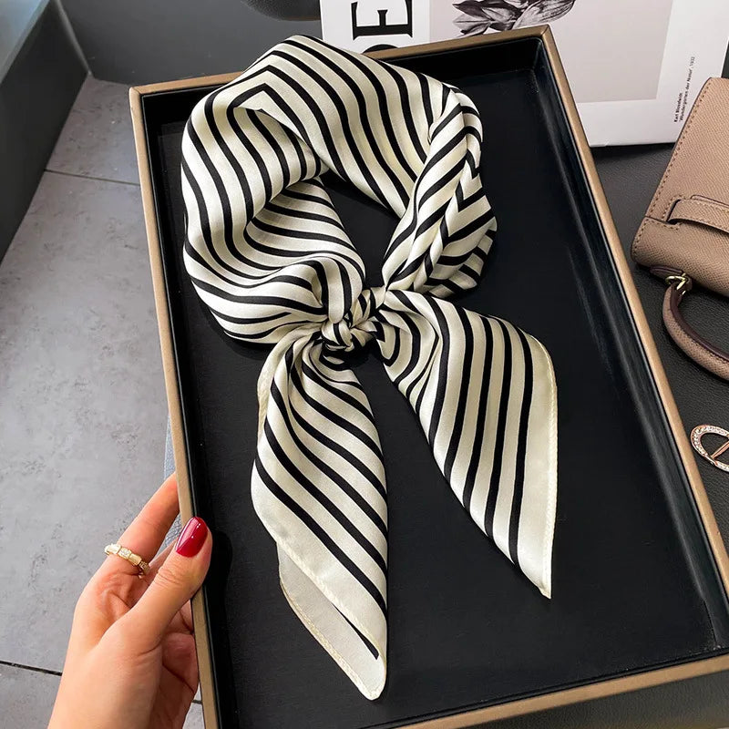 Lenço Feminino Quadrado 70cm – Seda Sintética Luxo com Estampa de Gaivota