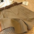Shorts Feminino de Perna Larga – Algodão Leve, Estilo A-Linha, Verão 2026  confeccionado em algodão fino e respirável, proporcionando conforto durante todo o dia  corte clássico e solto, garantindo liberdade de movimento e elegância