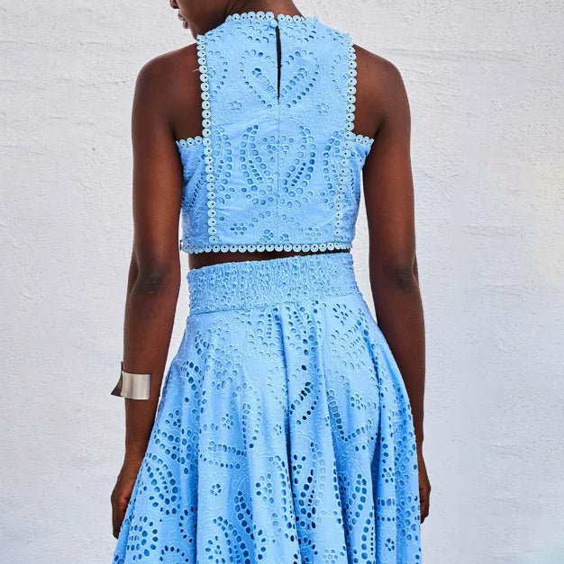 Conjunto Feminino de Verão 2 Peças – Regata Bordada e Saia Longa de Renda
