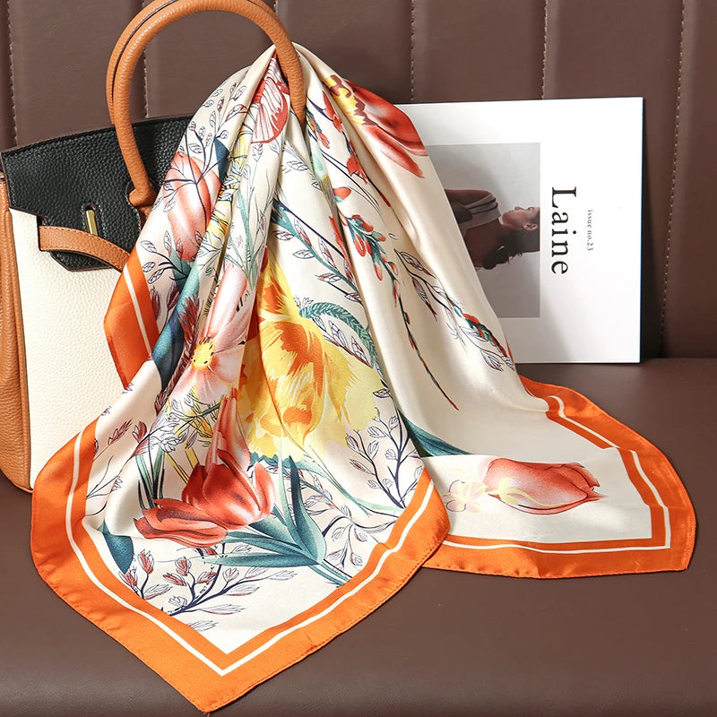 Acessório fashion e versátil em cetim macio, ideal como lenço de pescoço, echarpe, hijab, faixa de cabelo, bandana ou detalhe decorativo em bolsas. Elegância e estilo em qualquer ocasião.