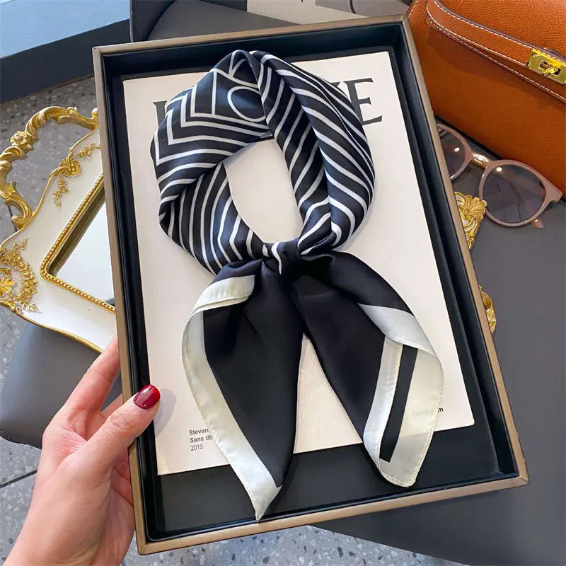 Lenço Feminino Quadrado 70cm – Seda Sintética Luxo com Estampa de Gaivota