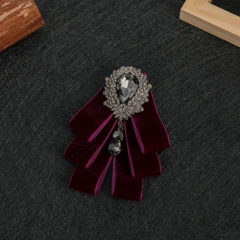 Gravata Borboleta Masculina de Veludo com Strass – Estilo Coreano Elegante para Noivos e Festa