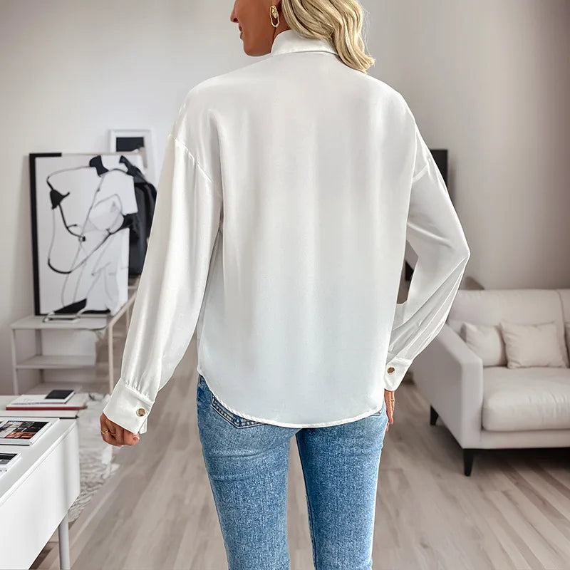 Blusa Feminina com Paetês – Manga Longa e Gola Tradicional