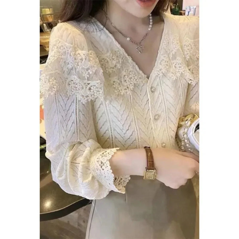 Blusa Feminina de Chiffon Estilo Francês Retrô – Floral, Renda e Manga Longa 2024  Estilo francês retrô, elegante e sofisticado  Tecido leve em chiffon com toque suave