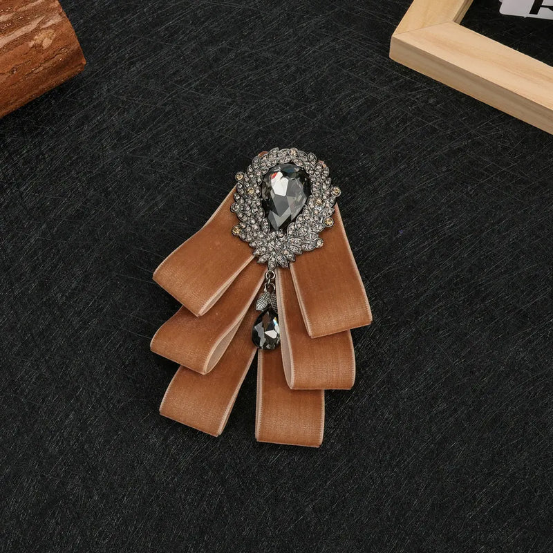 Gravata Borboleta Masculina de Veludo com Strass – Estilo Coreano Elegante para Noivos e Festa