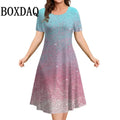 Vestido feminino solto, estilo A-line, com estampa 3D tie-dye em degradê. Possui decote O-neck e mangas curtas, oferecendo conforto e leveza para o verão. Ideal para passeios, festas ou looks casuais, disponível em tamanho plus size até 9XL.