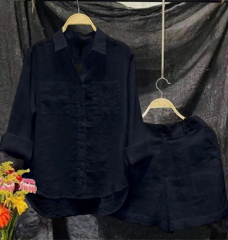 Conjunto feminino confortável e elegante para casa ou passeios, composto por camisa de manga longa e shorts. Feito em algodão e linho leve, ideal para o verão 2024. Perfeito para estilo casual, lazer e conforto diário.